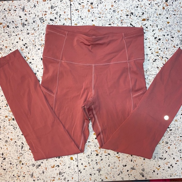 Lululemon Fast and Free Leggings - Picture 2 of 4